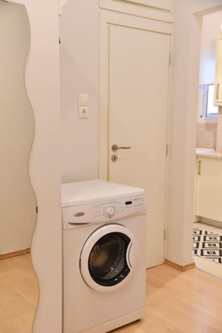 Tiny Treasure Apartment Афины Экстерьер фото