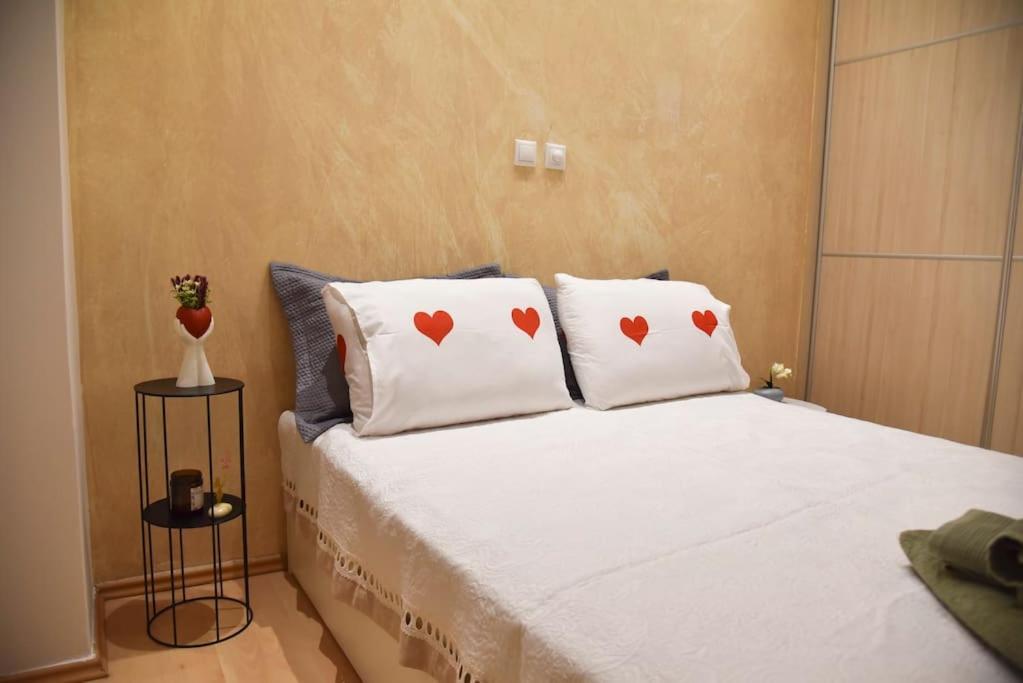 Tiny Treasure Apartment Афины Экстерьер фото